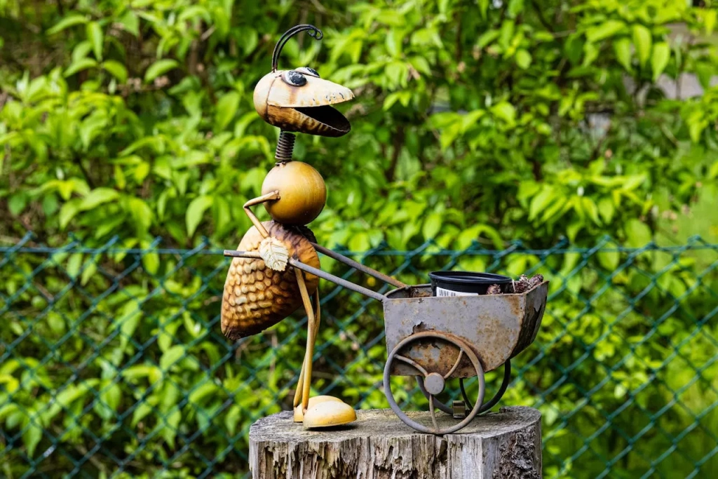 Metal animal design in the yard
